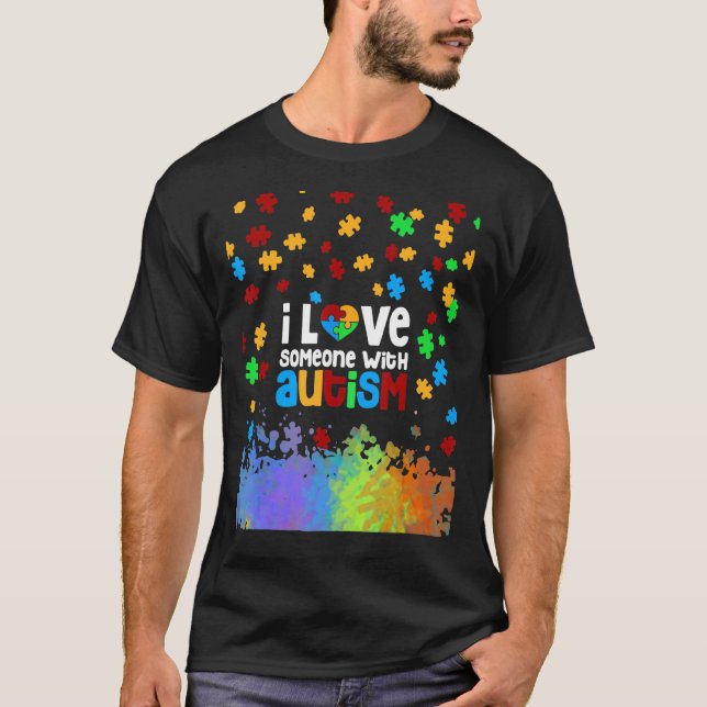 Camiseta Eu Amo Alguém Com Consciência Autista (Frente)