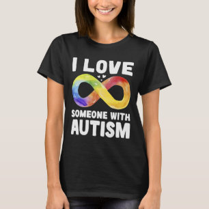 Camiseta Eu Amo Alguém Com Consciência Autista Arco-Íris In