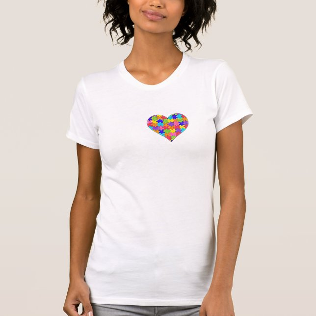 Camiseta "Eu amo alguém com partes de coração de Aspergers" (Frente)