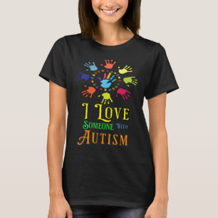 Camiseta Eu amo alguém com Peças de Quebra-cabeça de Autism