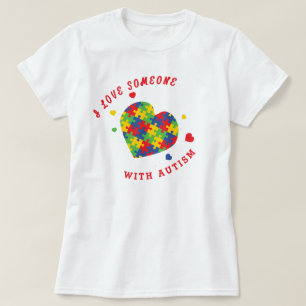 Camiseta Eu Amo Alguém com Puzzle de Coração de Autismo
