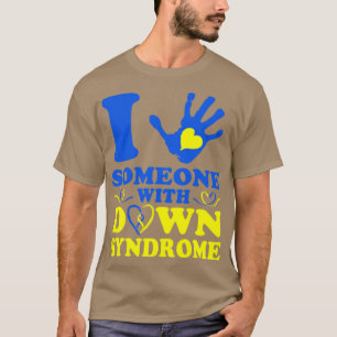 Camiseta Eu Amo Alguém Com Síndrome De Baixo