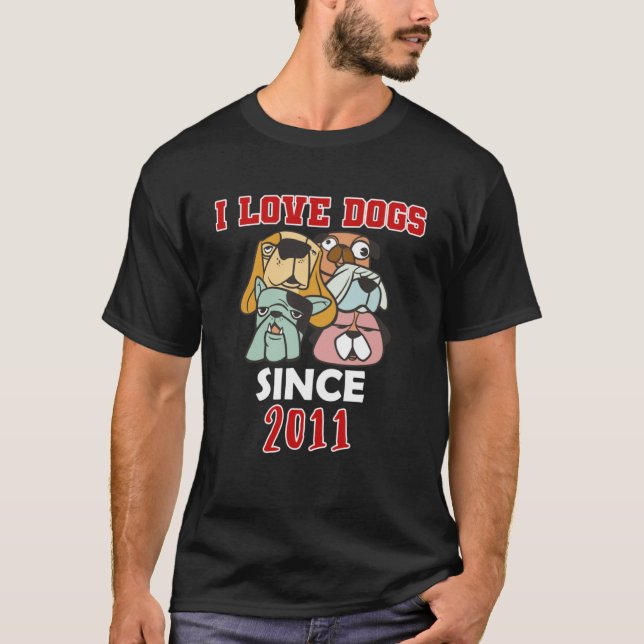 Camiseta Eu amo cachorros desde 2011 (Frente)
