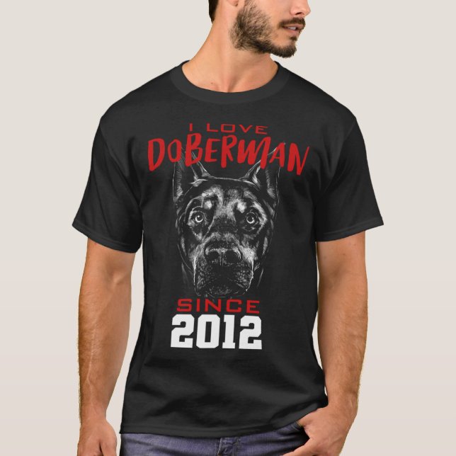 Camiseta Eu amo doberman desde 2012 (Frente)
