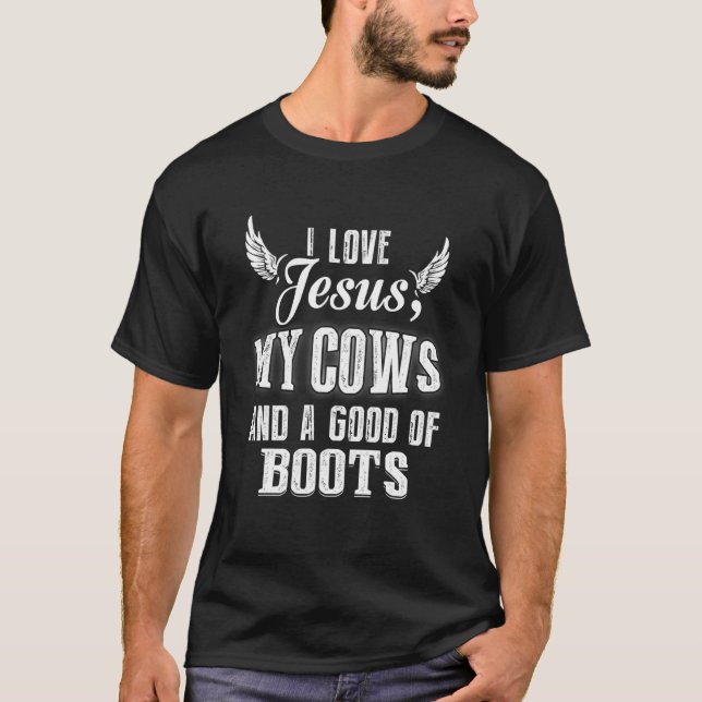 Camiseta Eu Amo Jesus Meus Bois E Um Bom Par De Botas (Frente)