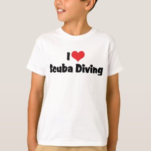 Camiseta Eu Amo Mergulho com Coração - Amante do Mar Profun