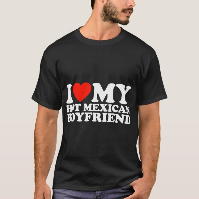 Camiseta Eu Amo Meu Namorado Quente Eu Amo Meu Boyf Quente  (Frente)