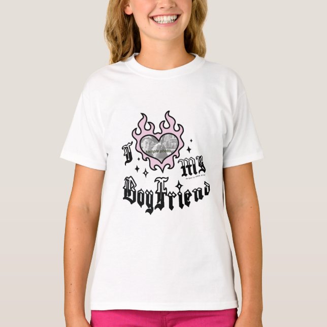 Camiseta Eu Amo Meu Namorado - Rosa - DingusDesign  (Frente)