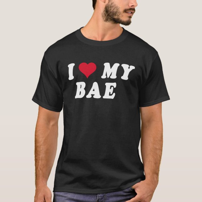 Camiseta Eu Amo Minha Bae Eu Corto Minha BF (Frente)