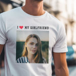 Camiseta Eu Amo Minha Foto Mínima De Esportes De Namorada<br><div class="desc">Excelente presente para o seu namorado! T-shirt personalizada,  a dizer que adoro a minha NAMORADA em tipografia minimalista desportiva e um coração vermelho com a tua fotografia quadrada abaixo. Personalização simples e fácil!</div>