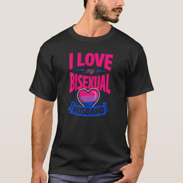 Camiseta Eu Amo O Meu Marido Bissexual Cute Bi Pride Annive (Frente)