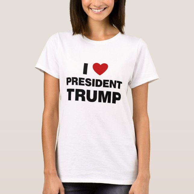 Camiseta Eu Amo o Presidente Trump Heart (Frente)