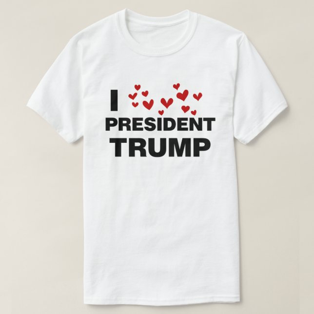 Camiseta Eu Amo O Presidente Trump Hearts (Frente do Design)