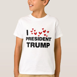 Camiseta Eu Amo O Presidente Trump Hearts
