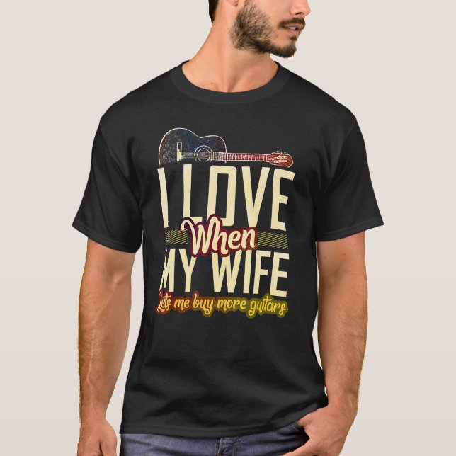 Camiseta Eu Amo Quando Minha Esposa Me Deixa Comprar Mais G (Frente)
