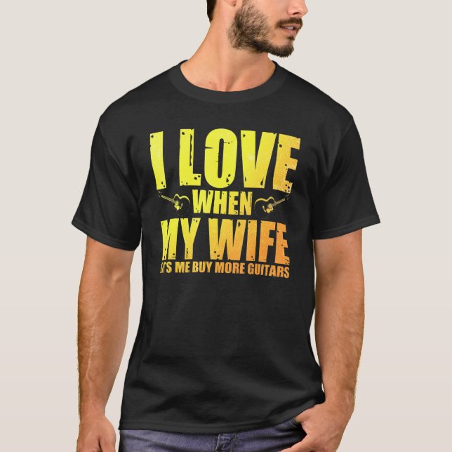 Camiseta Eu Amo Quando Minha Esposa Me Deixa Comprar Mais G (Frente)