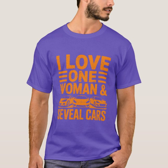 Camiseta Eu Amo Uma Mulher e Muitos Carros presente (Frente)