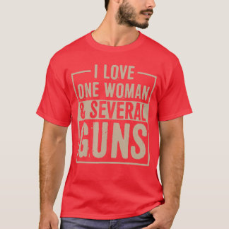 Camiseta Eu Amo Uma Mulher e Várias Armas Divertido 2º Emen