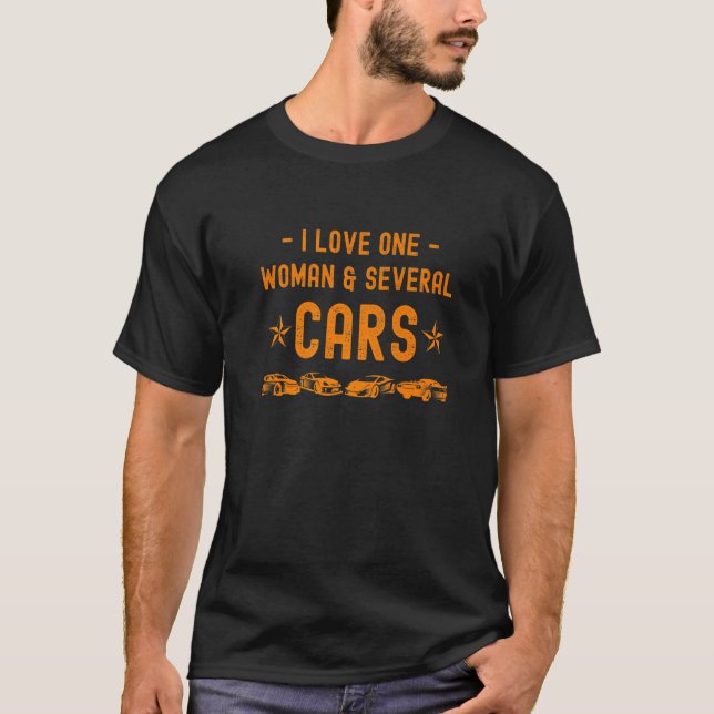 Camiseta Eu Amo Uma Mulher E Vários Carros Correndo (Frente)