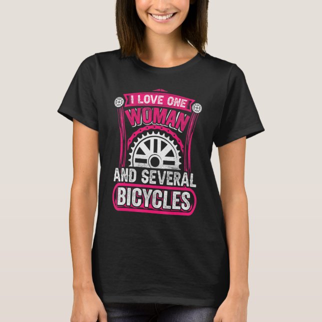 Camiseta Eu Amo Uma Mulher E Vários Ciclistas (Frente)