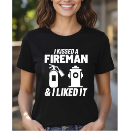 Camiseta Eu Beijei Um Bombeiro & Eu Gostei - Garota Bombeir