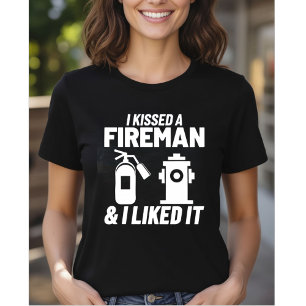 Camiseta Eu Beijei Um Bombeiro & Eu Gostei - Garota Bombeir