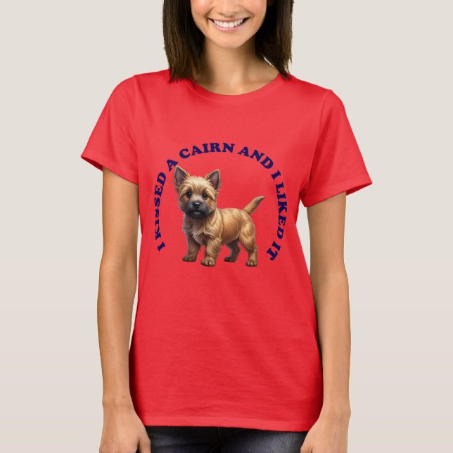 Camiseta Eu beijei um cachorro da raça Cairn Terrier (Frente)