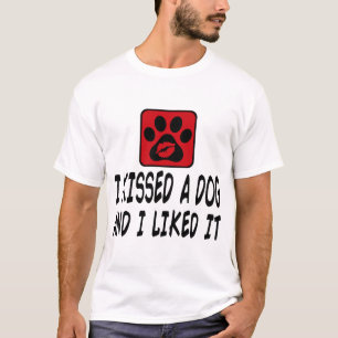 CAMISETA EU BEIJEI UM CÃO E EU GOSTEI D