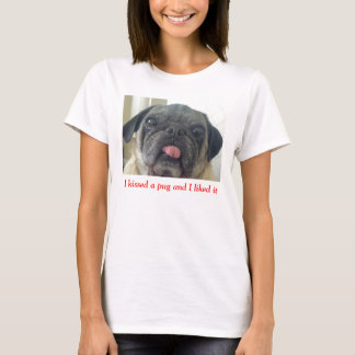 Camiseta Eu beijei um Pug e eu gostei d