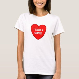 Camiseta Eu beijei um t-shirt do vampiro