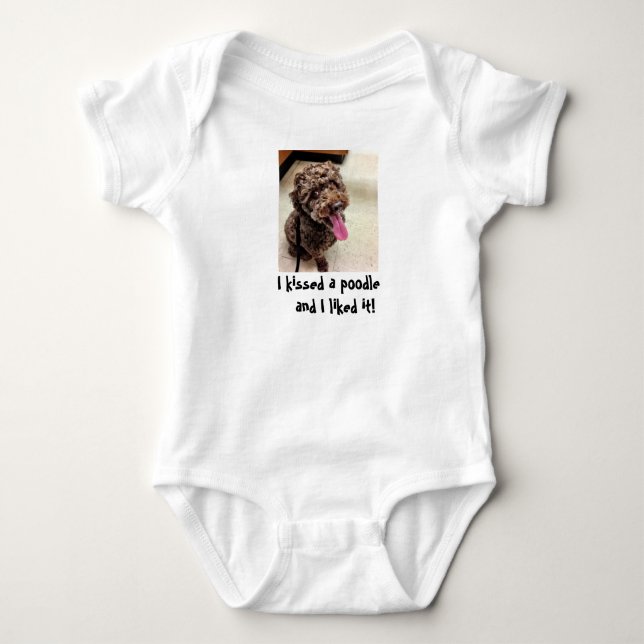 Camiseta Eu beijei uma caniche (Frente)
