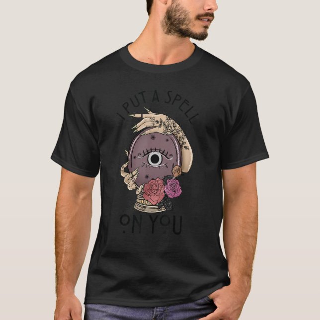 Camiseta Eu Coloquei Um Feitiço Em Você Olhos Mágicos Escur (Frente)