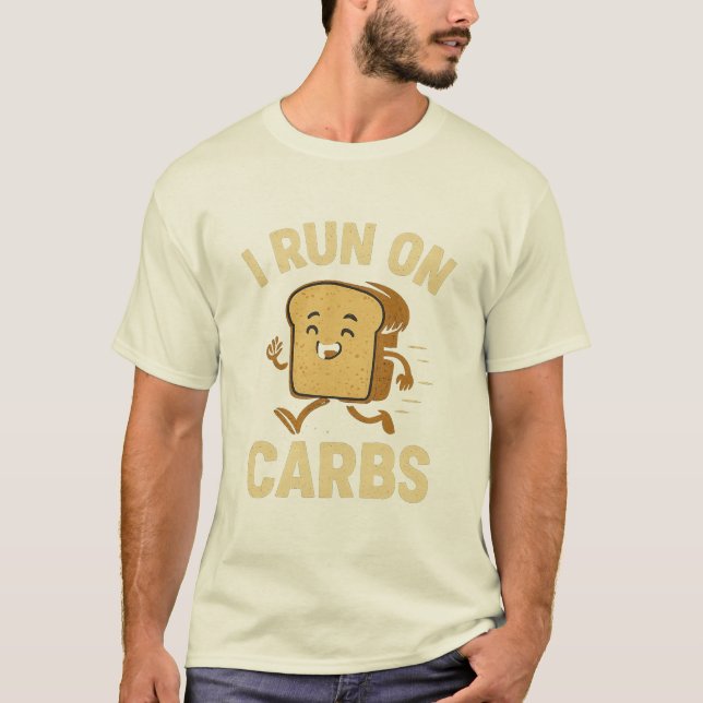 Camiseta "Eu corro em carboidratos" T-Shirt Engraçado (Frente)