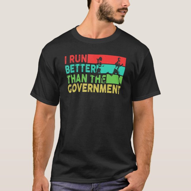 Camiseta Eu Corro Melhor Que O Governo Executando (Frente)