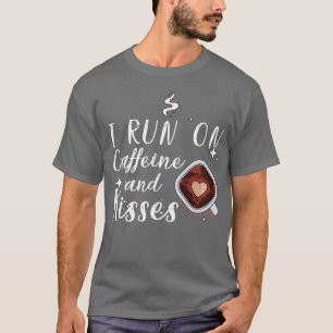 Camiseta Eu corro na cafeína e beijo 3