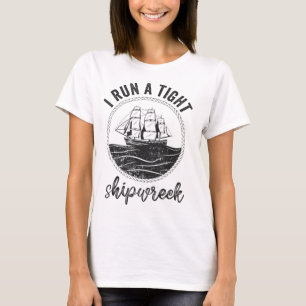 Camiseta eu corro uma mulher em naufrágio engraçada mãe pai