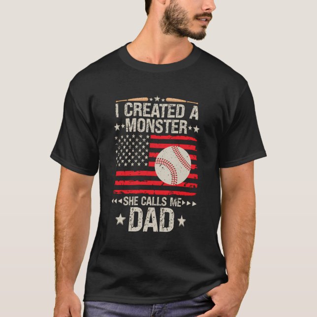Camiseta Eu Criei Um Monstro Que Ela Me Chamou De Softb De  (Frente)