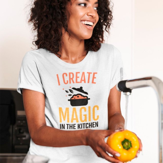 Camiseta Eu Crio Mágica Na Cozinha Cook Chef Quote (Criador carregado)
