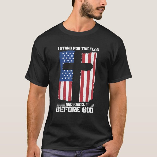 Camiseta Eu Defendo A Bandeira E O Kneel Perante Deus. (Frente)
