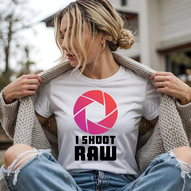 Camiseta Eu Disparo em Raw (Criador carregado)