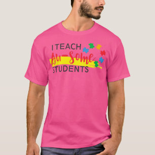 Camiseta eu ensino a alguns estudantes