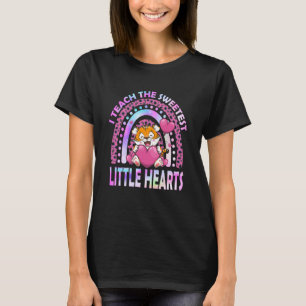 Camiseta Eu Ensino os Corações mais Doces Arco-íris Valenti