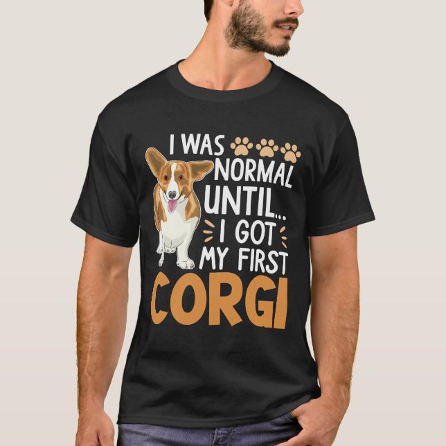 Camiseta Eu Era Normal Até Que Eu Consegui Meu Primeiro Cac (Frente)