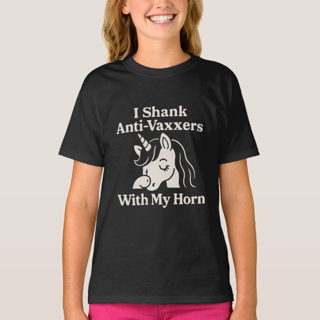 Camiseta Eu esfaqueio os anti-vacinas com meu chifre (Frente)