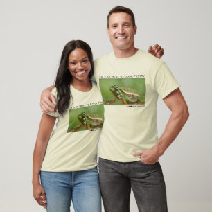 Camiseta Eu estou apenas aqui olhar bonito - o camaleão 2
