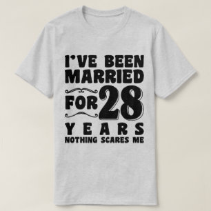 Camiseta Eu Estou Casado Há 28 Anos Aniversário de Casament