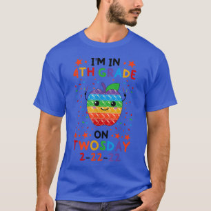 Camiseta Eu estou no 4º ano no 2º ano 22222 Professor no 2º