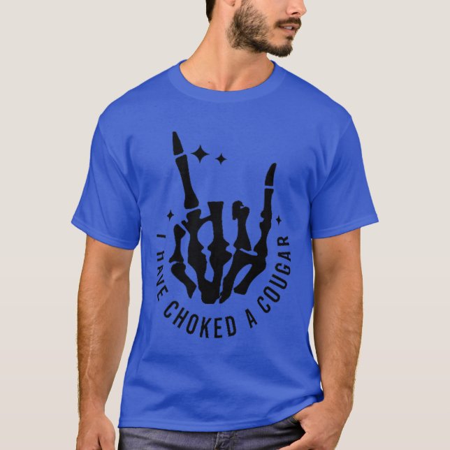 Camiseta Eu estrangulei um puma de frente e de trás engraça (Frente)