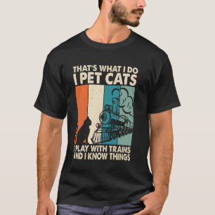 Camiseta Eu Faço Carinho em Gatos e Brinco com Trens
