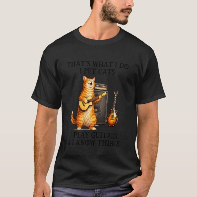 Camiseta Eu Faço Carinho em Gatos que Tocam Guitarras e Eu  (Frente)